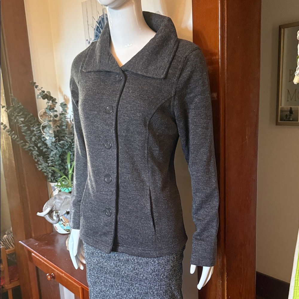 NWT northern reflections size small Gray Women's thick Jacket sweater